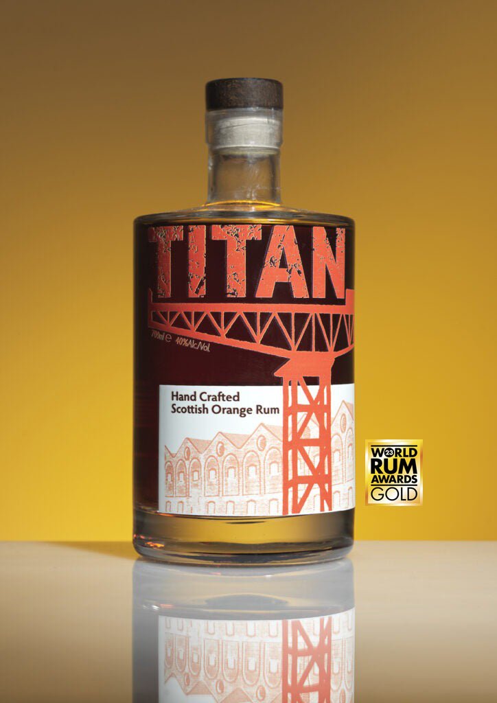 Ron Titan Orange, ganador del premio de oro (70 cl, 40 % ABV)